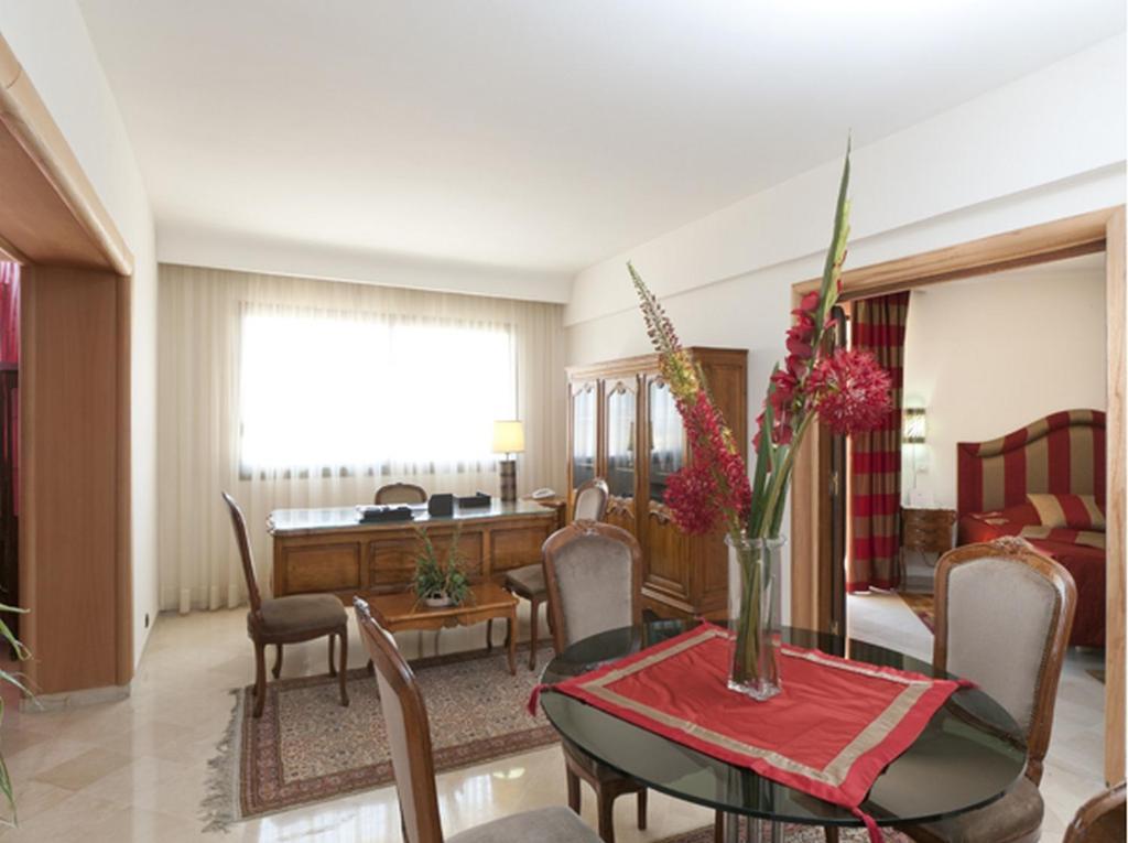 Diplomat Hotel Tunisz Kültér fotó